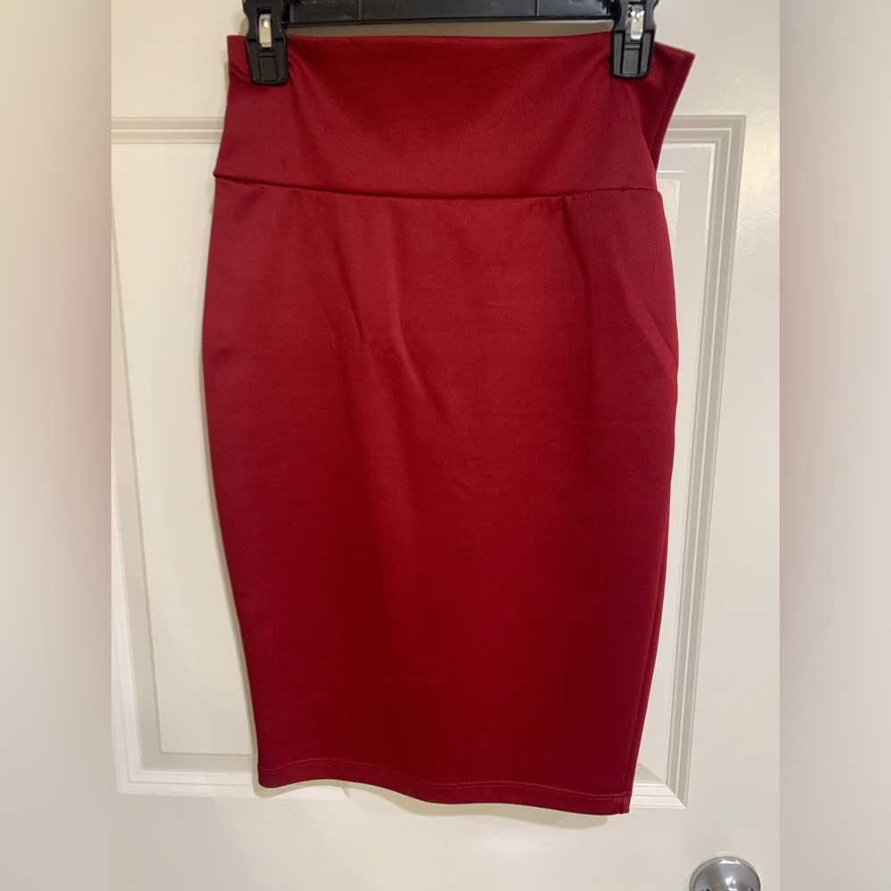 SALE Y2k pencil skirt size medium red